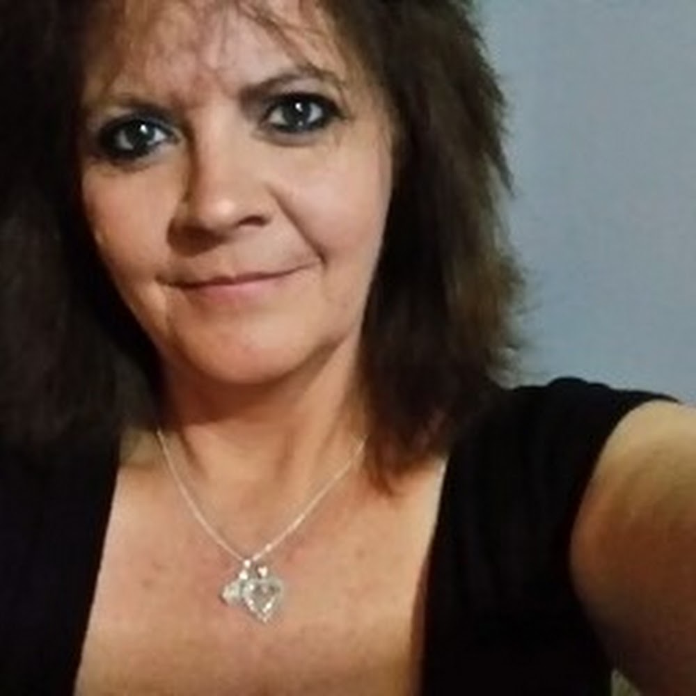 Meet your Posher, Joei